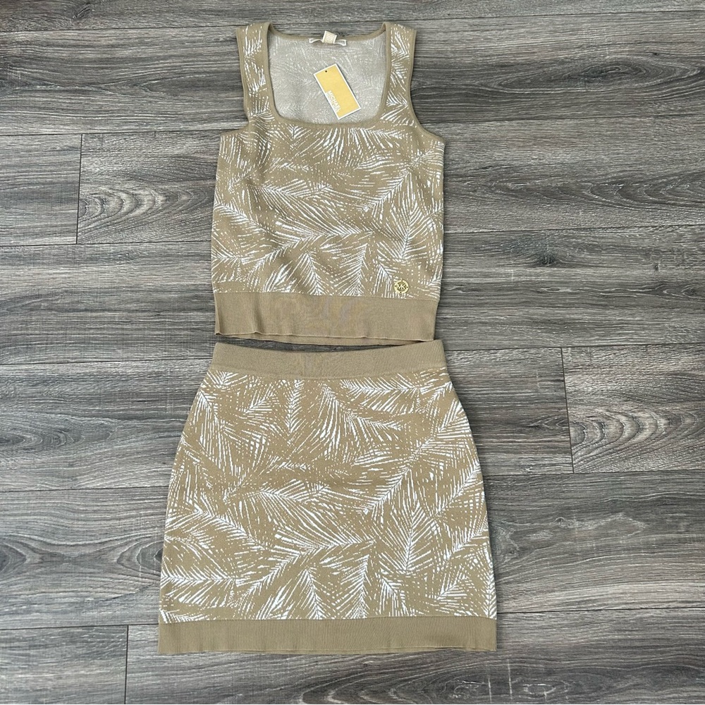 NWT Michael Kors Size S Tan White Tank Top and Skirt Knitted Set